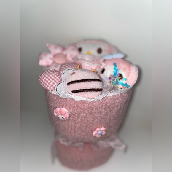 Sanrio Plush Bouquet - Picture 3 of 4